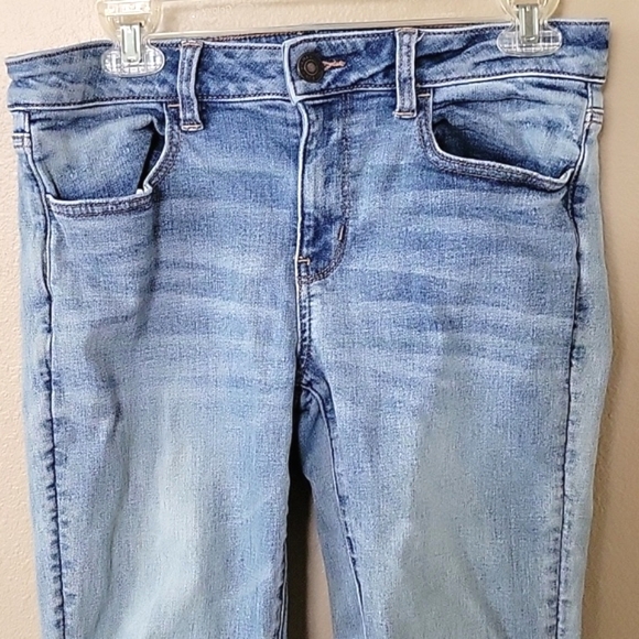 American Eagle Super Stretch Ripped Jeggings - Size 8 - Picture 2 of 10